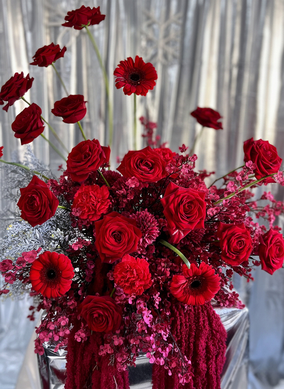Composition florale rouge